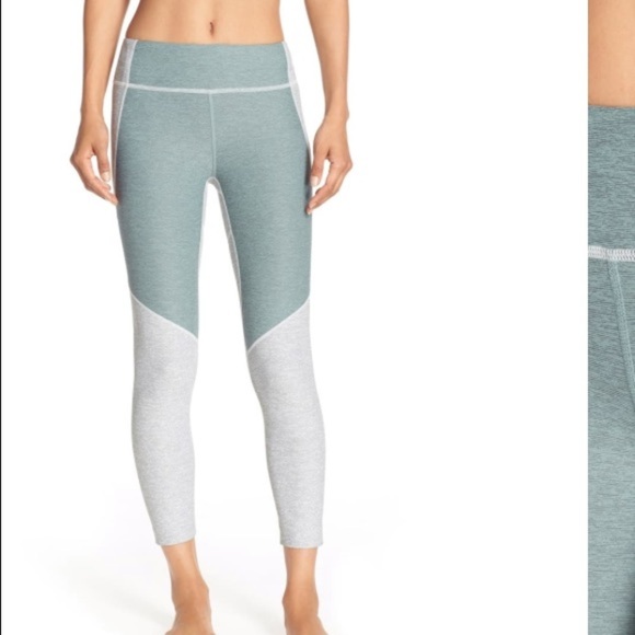 Outdoor Voices | Green Two Tone 7/8 Leggings - Picture 1 of 7